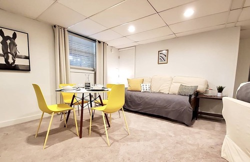 Clarksville Apartment | *The Hidden Gem* DunbarCave-SwanLake Suite NEW!
