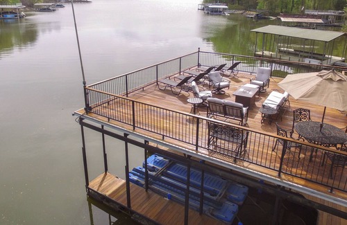 Gainesville House | The Hidden Haven-LakeFront on Lanier, Pool, Dock!