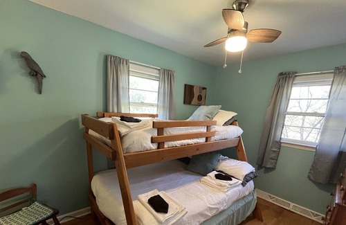 Lynchburg House | The Hidden Wooded Ranch 3Bd/1Ba Home, Close to LU, Downtown and U of Lynchburg