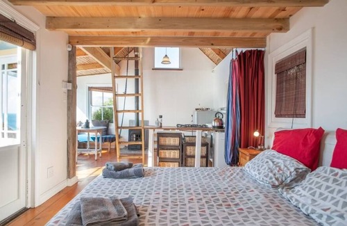 Fish Hoek House | The hide away cottage - coastal dream getaway!