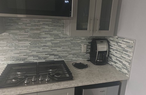 Hempstead Apartment | The hide out, free loaner car with +nights booking