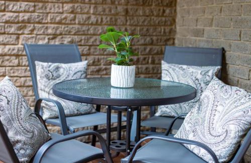 Sandown House | The Hide Out - Home away from home