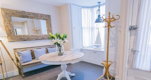 Beaumaris House | The Hideaway Beaumaris