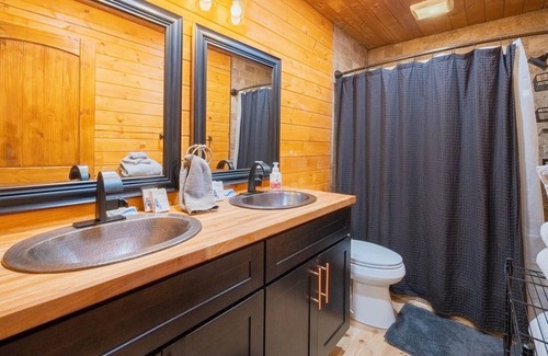 Gumlog Cabin | The Hideaway Cabin at Hartwell