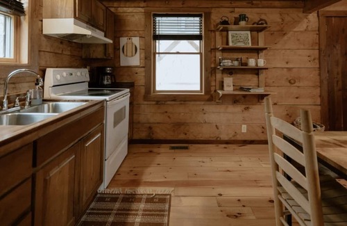 Rockbridge Cabin | The Hideaway Cabin in Hocking Hills (with WiFi)