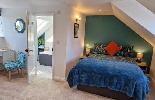 Wareham House | The Hideaway - Central Wareham, Roof terrace, Garden & Parking