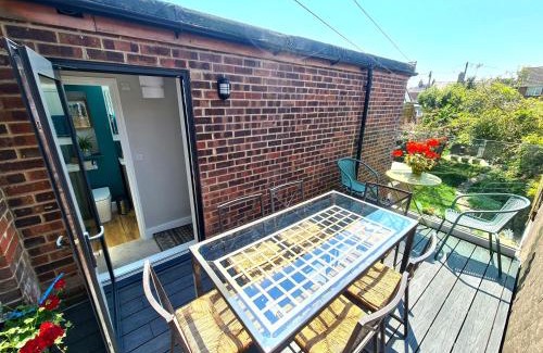 Wareham House | The Hideaway - Central Wareham, Roof terrace, Garden & Parking