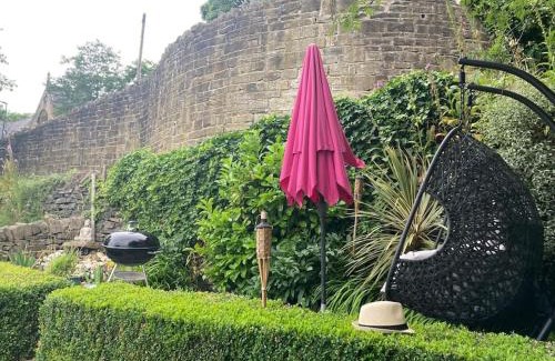 Sowerby Bridge House | The Hideaway