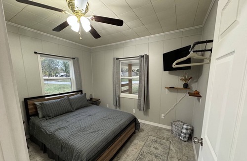 Thayer House | The Hideaway House is a newly remodeled 3 bed 1 bath with cozy and calm living!