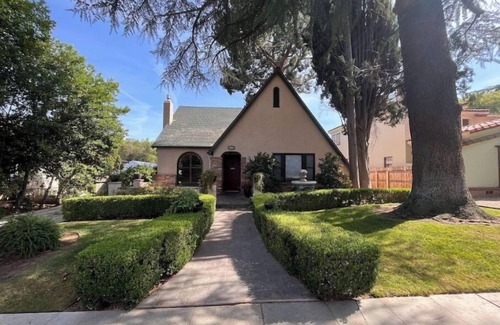 Fresno House | The Hideaway on Brown Ave.