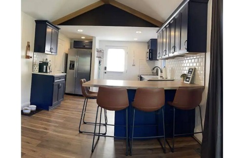 Town of Richmond Cottage | The Hideaway on Hobart - NEWLY RENOVATED/BRAND NEW
