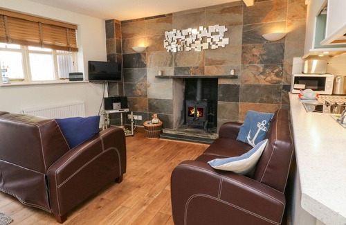 Lynmouth Apartment | THE HIDEAWAY, pet friendly, character holiday cottage in Lynmouth