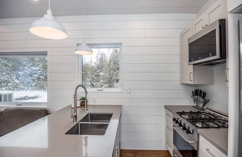 Grey Highlands Apartment | The Hideaway - Tiny House