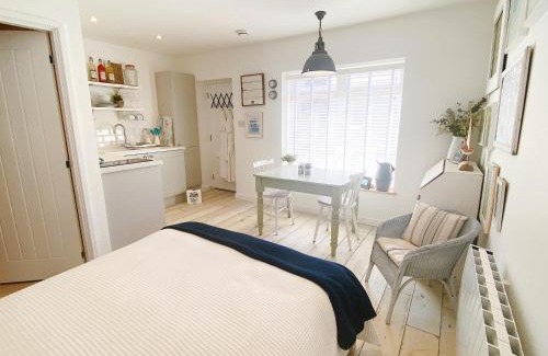 Selsey House | The Hideout