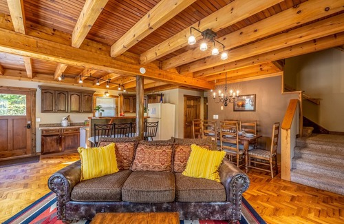 Snowshoe House | The Hideout near Snowshoe Resort