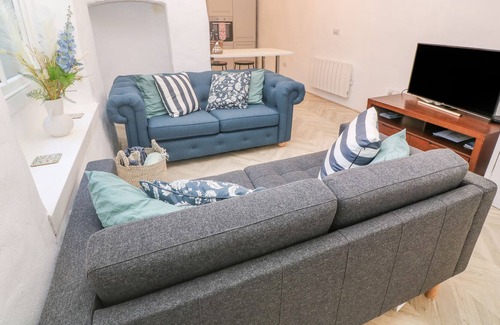 Lostwithiel Cottage | THE HIDEOUT, pet friendly, character holiday cottage in Lostwithiel