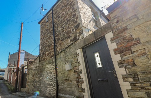 Lostwithiel Cottage | THE HIDEOUT, pet friendly, character holiday cottage in Lostwithiel