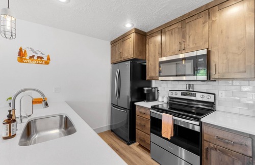 McCall House | The Highland Hangout: Luxurious, new 3 bed, 3 bath townhome in McCall with garage