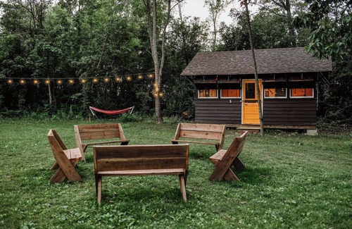 East Troy Cabin | The Highlands - Group Cabin Retreat