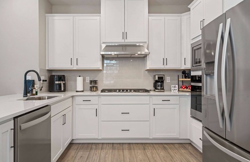 Bay Lake House | The Highlight - Four Bedroom House, Sleeps 10
