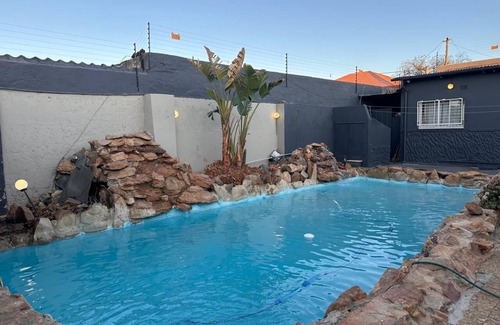 Rosettenville House | The Hill Leisure Home