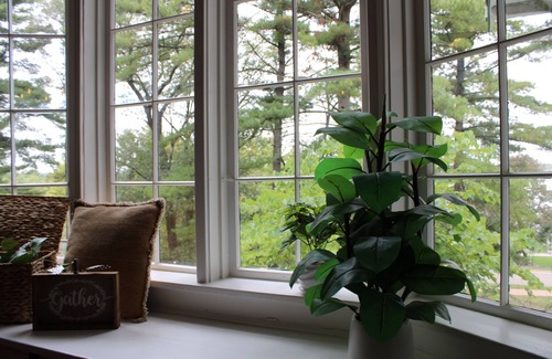 Lake Delton House | The Hillside B&B, Historic Home, Breakfast, Lake View