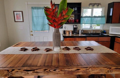 Hilo House | The Hilo Hula Hut