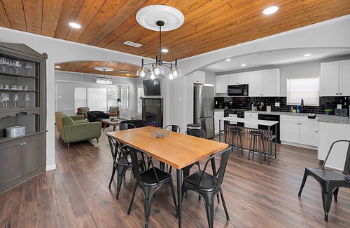 Waco House | The Hines House- Walk to Baylor/minutes from Downtown