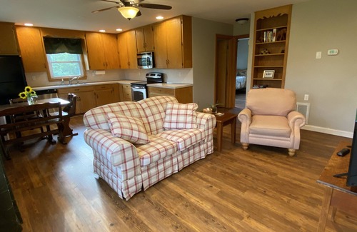 Dayton Apartment | The Hinton House: Quaint 1 BD in the country!