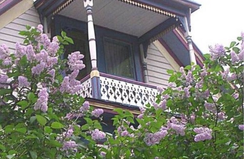 La Crosse House | The Historic A.C. Carter House - River Romance on the La Crosse Historical Tour!