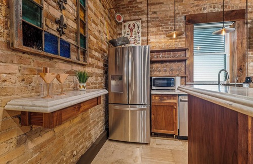 Downtown Apartment | The Historic Big Easy on East Wright Street