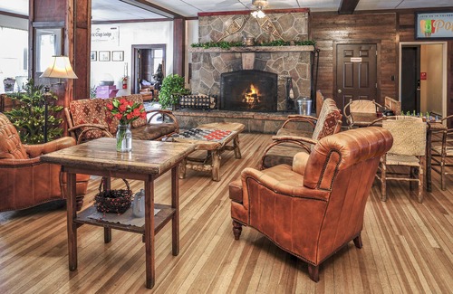 Estes Park Hotel | The Historic Crag's Lodge