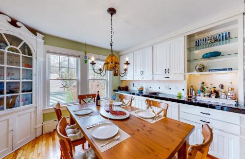 Boothbay Harbor House | The Historic Harrington House and Apartment