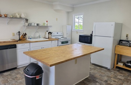 Johnson City House | The Historic Pearl !