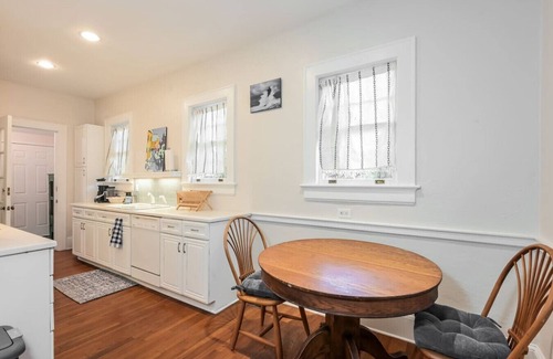 Candler Park Apartment | The Historical Escape