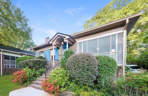 Candler Park Apartment | The Historical Escape