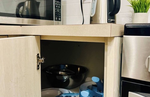 Southwest Calgary House | The Hive | Stylish 2BR Basement Suite