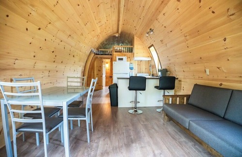 Mauricie Apartment | The Hobbit | tiny house | dogfriendly