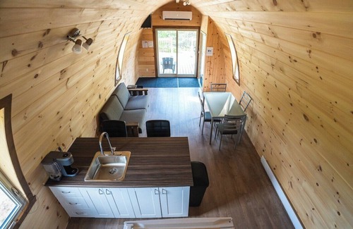 Mauricie Apartment | The Hobbit | tiny house | dogfriendly