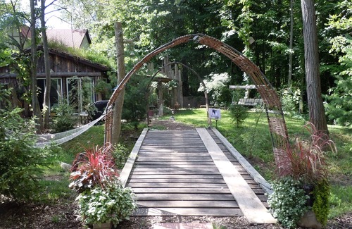 Niagara Falls Cottage | The Hoblet