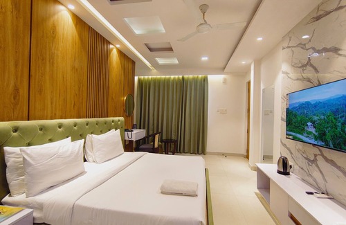 Sector 40 Hotel | The Hoften Elite Millennium City, Gurugram