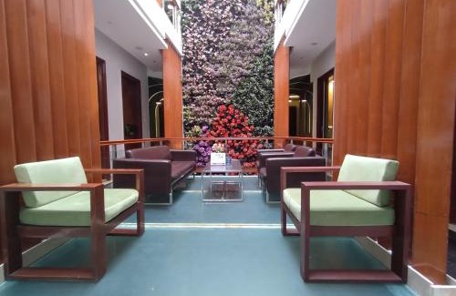 Sector 40 Hotel | The Hoften Elite Millennium City, Gurgaon