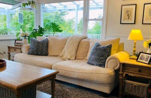 Monbulk Cottage | The Hollies