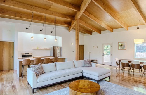 McArthur Cabin | The Hollow House-A Modern Affordable Luxury Escape