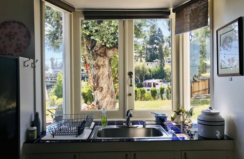Hollywood Heights Apartment | The Hollywood Hills Experience MARCH DISCOUNT