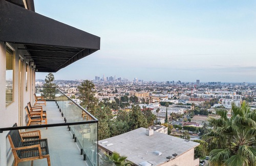 Hollywood Hills House | The Hollywood Hills Luxury Nest with Views, Pool and Spa.