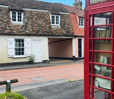 Horningsea House | The Holts - Charming 2 Bed Cottage