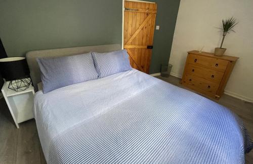 Horningsea House | The Holts - Charming 2 Bed Cottage