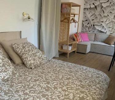 Les Accates House | The home Privacy