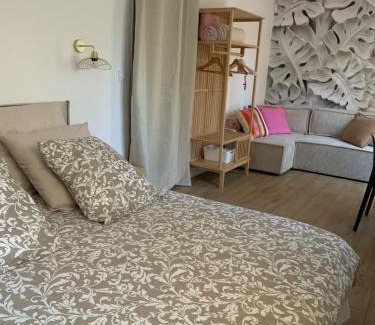 Les Accates House | The home Privacy